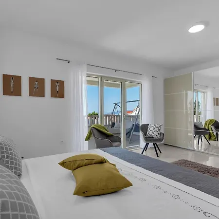 Camadra ヴィラ マカルスカ