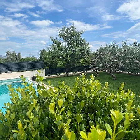 Camadra * マカルスカ